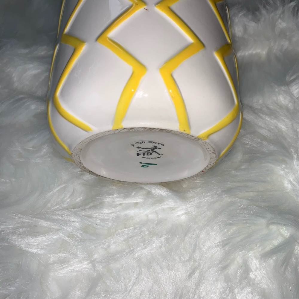 Hello Sunshine Ceramic Vase - Picture 3 of 9